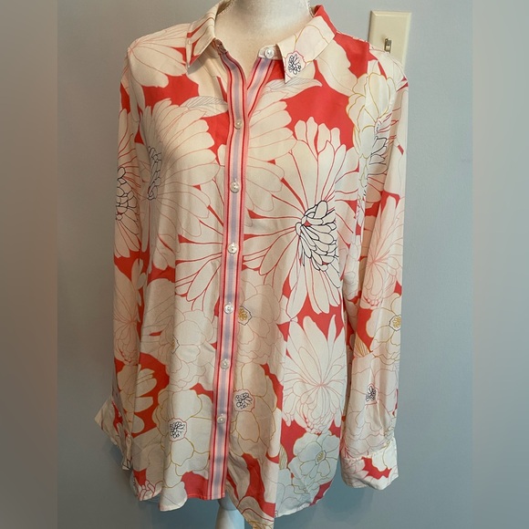 👚Spartina 100% Silk Blouse. Long Sleeves w/Floral Design. Button Down Front. - Picture 5 of 13